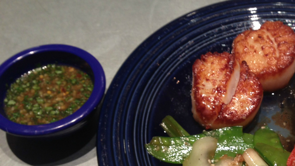Seared Sea Scallops with a Spicy Dipping Sauce Conquer the Crave